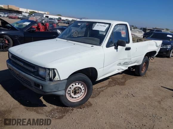 ✅ 1991 Toyota Pickup DLX • VIN: JT4RN82P1M5037018 • Лот: 42754306. Опубликован ранее на IAAI с пробегом 107 887 миль. Бесплатный доступ к архиву аукционных продаж из США и подробный отчёт об истории автомобиля на DreamBid. Изображение 2.