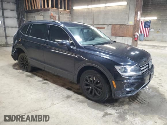 ✅ 2018 Volkswagen Tiguan S • VIN: 3VV1B7AXXJM092916 • Лот: 90348745. Опубликован ранее на Copart с пробегом 81 678 миль. Бесплатный доступ к архиву аукционных продаж из США и подробный отчёт об истории автомобиля на DreamBid. Изображение 4.
