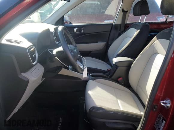 ✅ 2024 Hyundai Venue SEL • VIN: KMHRC8A37RU331570 • Lot: 84405924. Listed on Copart with 19,677 mi. Free auction sales archive from the USA and detailed vehicle history report at DreamBid. Image 7.