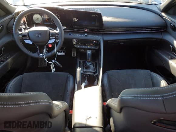 ✅ 2025 Hyundai Elantra • VIN: KMHLW4DK9SU024870 • Lot: 46058845. Listed on Copart with 2,900 mi. Free auction sales archive from the USA and detailed vehicle history report at DreamBid. Image 8.