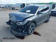 ✅ 2022 Volkswagen Tiguan SEL R-Line • VIN: 3VV4B7AX9NM167348 • Lot: 42536559. Wystawiony na IAAI z przebiegiem 43 139 mil. Bezpłatny archiwum sprzedaży aukcyjnych z USA i szczegółowy raport historii pojazdu na DreamBid. Zdjęcie 20.