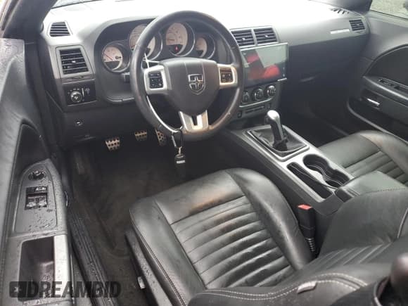 ✅ 2012 Dodge Challenger R/T Classic • VIN: 2C3CDYBT7CH137688 • Lot: 84661234. Wystawiony na Copart z przebiegiem 83 954 mil. Bezpłatny archiwum sprzedaży aukcyjnych z USA i szczegółowy raport historii pojazdu na DreamBid. Zdjęcie 8.