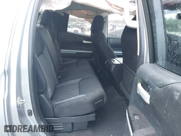 ✅ 2015 Toyota Tundra SR • VIN: 5TFRM5F18FX093942 • Lot: 42969303. Wystawiony na IAAI z przebiegiem 211 396 mil. Bezpłatny archiwum sprzedaży aukcyjnych z USA i szczegółowy raport historii pojazdu na DreamBid. Zdjęcie 8.