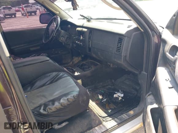 ✅ 2004 Dodge Dakota SLT • VIN: 1D7HG48N34S693877 • Lot: 42423197. Listed on IAAI with 163,141 mi. Free auction sales archive from the USA and detailed vehicle history report at DreamBid. Image 5.