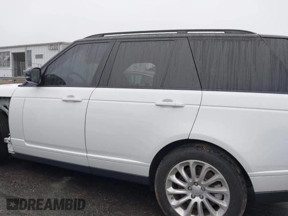 ✅ 2020 Land Rover Range Rover HSE • VIN: SALGS2RU2LA597086 • Лот: 42205510. Опубликован ранее на IAAI с пробегом 75 400 миль. Бесплатный доступ к архиву аукционных продаж из США и подробный отчёт об истории автомобиля на DreamBid. Изображение 14.