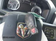 ✅ 2018 Ram 1500 Big Horn • VIN: 3C6RR7LT8JG130740 • Lot: 42822308. Wystawiony na IAAI z przebiegiem 103 758 mil. Bezpłatny archiwum sprzedaży aukcyjnych z USA i szczegółowy raport historii pojazdu na DreamBid. Zdjęcie 11.