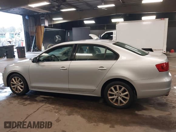 ✅ 2013 Volkswagen Jetta SE • VIN: 3VWDP7AJ1DM269167 • Lot: 43434841. Listed on IAAI with 155,641 mi. Free auction sales archive from the USA and detailed vehicle history report at DreamBid. Image 14.
