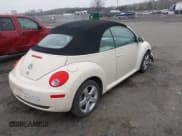 ✅ 2006 Volkswagen Beetle • VIN: 3VWSF31Y16M318144 • Лот: 41554903. Опубликован ранее на IAAI с пробегом 126 984 миль. Бесплатный доступ к архиву аукционных продаж из США и подробный отчёт об истории автомобиля на DreamBid. Изображение 4.