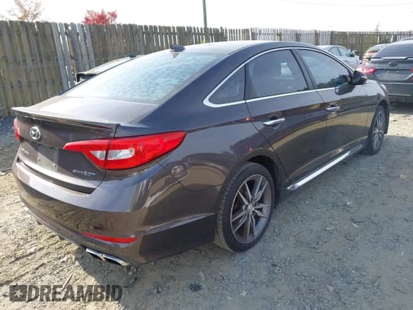 ✅ 2015 Hyundai Sonata Sport • VIN: 5NPE34AB6FH084163 • Lot: 43640225. Listed on IAAI with 234,665 mi. Free auction sales archive from the USA and detailed vehicle history report at DreamBid. Image 4.