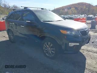 ✅ 2011 Kia Sorento SX • VIN: 5XYKWDA2XBG120576 • Lot: 43615637. Wystawiony na IAAI z przebiegiem Nie podano. Bezpłatny archiwum sprzedaży aukcyjnych z USA i szczegółowy raport historii pojazdu na DreamBid. Zdjęcie 1.