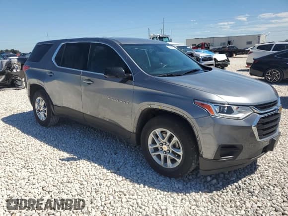 ✅ 2019 Chevrolet Traverse LS • VIN: 1GNERFKW1KJ127439 • Lot: 70806804. Wystawiony na Copart z przebiegiem 63 748 mil. Bezpłatny archiwum sprzedaży aukcyjnych z USA i szczegółowy raport historii pojazdu na DreamBid. Zdjęcie 4.