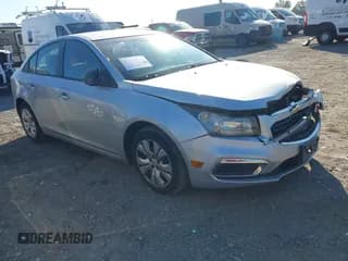 ✅ 2016 Chevrolet Cruze LS • VIN: 1G1PC5SGXG7216137 • Лот: 43138619. Опубликован ранее на IAAI с пробегом 113 888 миль. Бесплатный доступ к архиву аукционных продаж из США и подробный отчёт об истории автомобиля на DreamBid. Изображение 1.