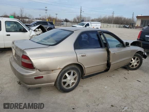 ✅ 1995 Honda Accord EX • VIN: JHMCD5660SC003880 • Лот: 49797005. Опубликован ранее на Copart с пробегом 311 016 миль. Бесплатный доступ к архиву аукционных продаж из США и подробный отчёт об истории автомобиля на DreamBid. Изображение 3.