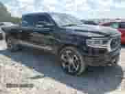 2019 Ram 1500 Limited z VIN 1C6SRFPT5KN605758, wystawiony jako Copart lot #68858065 z przebiegiem 134 606 mil mil oraz Szkoda całkowita • Salvage title. Historia ofert i sprzedaży dostępna na DreamBid. Obrazek 4.