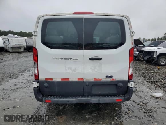 ✅ 2017 Ford Transit XL • VIN: 1FBZX2ZMXHKB12362 • Lot: 68463535. Wystawiony na Copart z przebiegiem 121 511 mil. Bezpłatny archiwum sprzedaży aukcyjnych z USA i szczegółowy raport historii pojazdu na DreamBid. Zdjęcie 6.