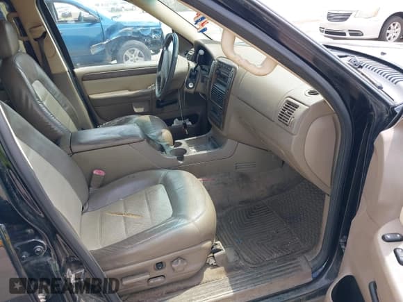 ✅ 2004 Ford Explorer Eddie Bauer • VIN: 1FMDU84W44ZA40176 • Лот: 42697376. Опубликован ранее на IAAI с пробегом 172 723 миль. Бесплатный доступ к архиву аукционных продаж из США и подробный отчёт об истории автомобиля на DreamBid. Изображение 5.