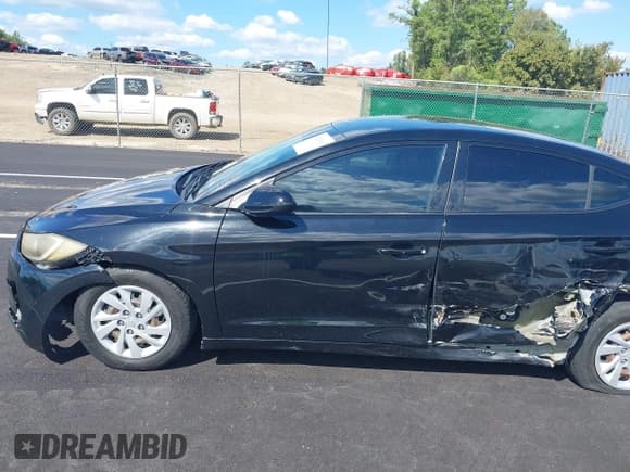 ✅ 2018 Hyundai Elantra SE • VIN: 5NPD74LF7JH342490 • Lot: 43307916. Listed on IAAI with 93,803 mi. Free auction sales archive from the USA and detailed vehicle history report at DreamBid. Image 6.