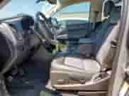 2020 Chevrolet Colorado 2WD Z71 z VIN 1GCGSDEN3L1226598, wystawiony jako Copart lot #57973175 z przebiegiem 68 351 mil mil oraz Szkoda całkowita • Salvage title. Historia ofert i sprzedaży dostępna na DreamBid. Obrazek 7.