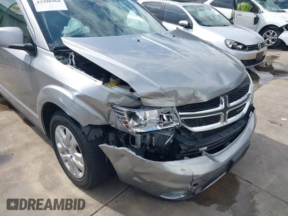 ✅ 2019 Dodge Journey SE • VIN: 3C4PDCBB5KT866690 • Lot: 43390364. Wystawiony na IAAI z przebiegiem 50 233 mil. Bezpłatny archiwum sprzedaży aukcyjnych z USA i szczegółowy raport historii pojazdu na DreamBid. Zdjęcie 6.