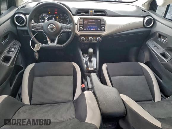 ✅ 2022 Nissan Versa SV • VIN: 3N1CN8EV6NL840069 • Lot: 95945325. Wystawiony na Copart z przebiegiem 31 011 mil. Bezpłatny archiwum sprzedaży aukcyjnych z USA i szczegółowy raport historii pojazdu na DreamBid. Zdjęcie 8.