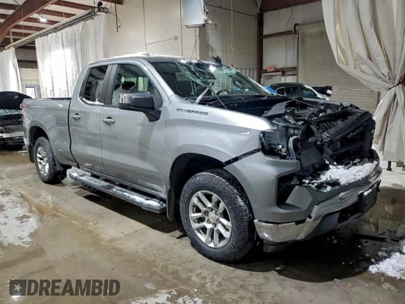 ✅ 2025 Chevrolet Silverado 1500 • VIN: 1GCRKDED1SZ124751 • Lot: 93907725. Wystawiony na Copart z przebiegiem 27 604 mil. Bezpłatny archiwum sprzedaży aukcyjnych z USA i szczegółowy raport historii pojazdu na DreamBid. Zdjęcie 4.