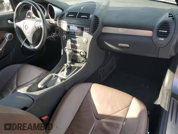 ✅ 2005 Mercedes-Benz SLK 230/320 • VIN: WDBWK56F95F025138 • Лот: 82448585. Опубликован ранее на Copart с пробегом 45 520 миль. Бесплатный доступ к архиву аукционных продаж из США и подробный отчёт об истории автомобиля на DreamBid. Изображение 8.