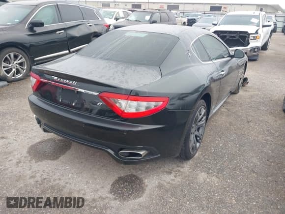 ✅ 2009 Maserati GranTurismo • VIN: ZAMHJ45A890043342 • Lot: 43878779. Wystawiony na IAAI z przebiegiem 62 478 mil. Bezpłatny archiwum sprzedaży aukcyjnych z USA i szczegółowy raport historii pojazdu na DreamBid. Zdjęcie 4.