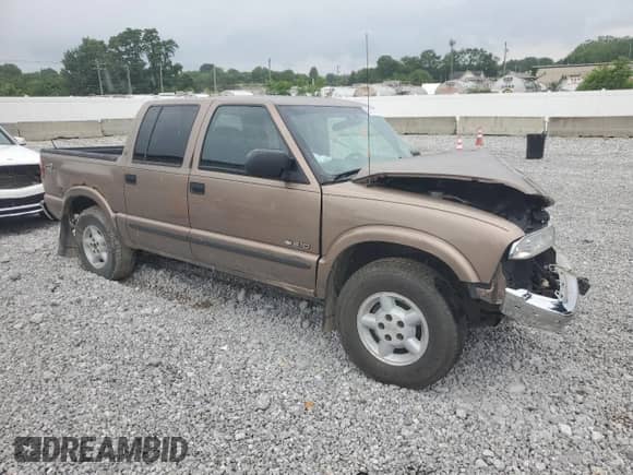 2002 Chevrolet S-10 LS с VIN 1GCDT13W62K132864, выставлен на аукционе Copart как лот 60131935 с пробегом 140 443 миль миль и Списание • Salvage title. История ставок и продаж доступна на DreamBid. Изображение 4.