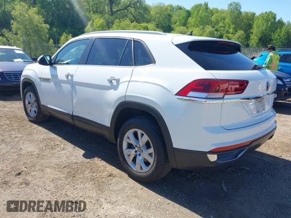 ✅ 2021 Volkswagen Atlas S • VIN: 1V2GC2CAXMC225275 • Lot: 42341121. Listed on IAAI with 79,999 mi. Free auction sales archive from the USA and detailed vehicle history report at DreamBid. Image 3.