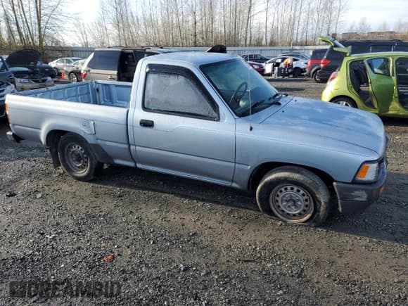 ✅ 1991 Toyota Pickup • VIN: JT4RN81A5M5108444 • Lot: 84263254. Listed on Copart with 229,851 mi. Free auction sales archive from the USA and detailed vehicle history report at DreamBid. Image 4.