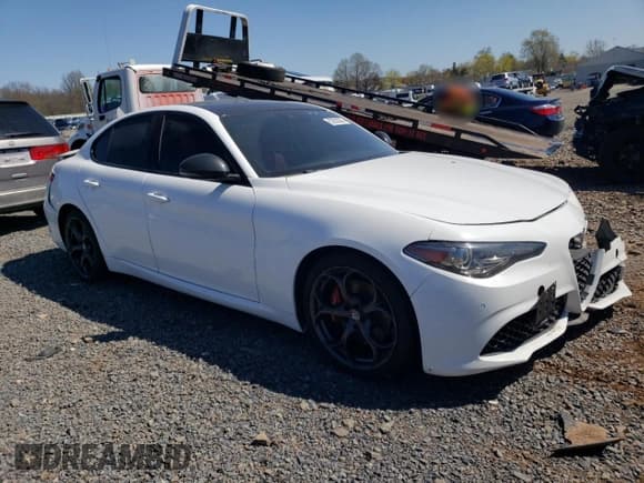 ✅ 2021 Alfa Romeo Giulia Ti Sport • VIN: ZARFAMBN4M7640318 • Lot: 53532025. Wystawiony na Copart z przebiegiem 55 266 mil. Bezpłatny archiwum sprzedaży aukcyjnych z USA i szczegółowy raport historii pojazdu na DreamBid. Zdjęcie 4.