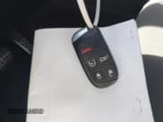 ✅ 2018 Dodge Charger SXT Plus • VIN: 2C3CDXHG5JH263596 • Lot: 43072883. Wystawiony na IAAI z przebiegiem 142 713 mil. Bezpłatny archiwum sprzedaży aukcyjnych z USA i szczegółowy raport historii pojazdu na DreamBid. Zdjęcie 11.