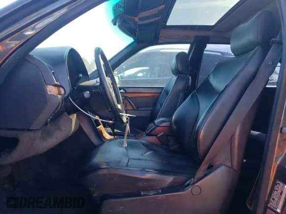 ✅ 1994 Mercedes-Benz S 320 • VIN: WDBGA43E7RA171148 • Лот: 75522703. Опубликован ранее на Copart с пробегом 91 894 миль. Бесплатный доступ к архиву аукционных продаж из США и подробный отчёт об истории автомобиля на DreamBid. Изображение 7.