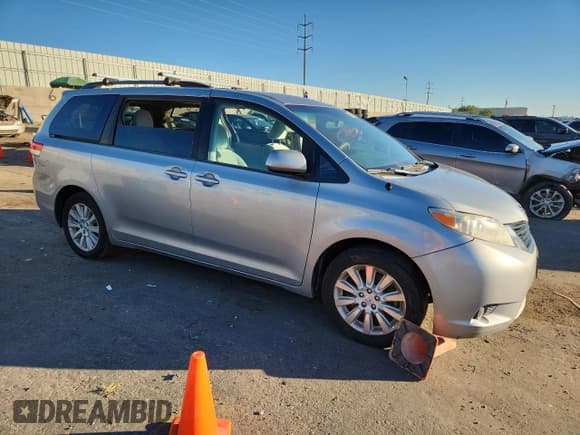 ✅ 2014 Toyota Sienna LE • VIN: 5TDJK3DC3ES088258 • Lot: 82543065. Listed on Copart with 156,330 mi. Free auction sales archive from the USA and detailed vehicle history report at DreamBid. Image 4.