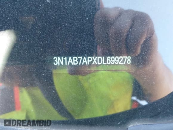 ✅ 2013 Nissan Sentra SR • VIN: 3N1AB7APXDL699278 • Lot: 43605322. Wystawiony na IAAI z przebiegiem 45 010 mil. Bezpłatny archiwum sprzedaży aukcyjnych z USA i szczegółowy raport historii pojazdu na DreamBid. Zdjęcie 9.