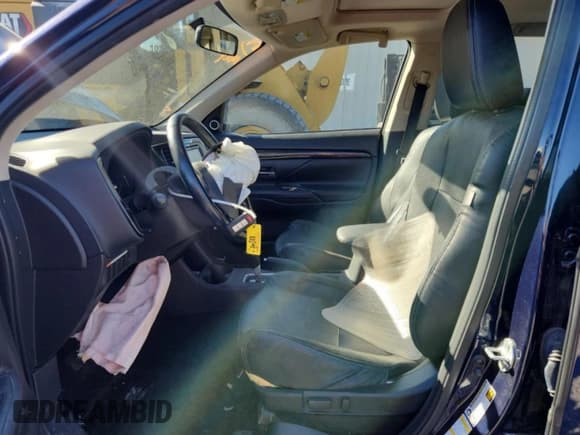 ✅ 2016 Mitsubishi Outlander SE • VIN: JA4AZ3A37GZ035607 • Lot: 90928365. Listed on Copart with 89,341 mi. Free auction sales archive from the USA and detailed vehicle history report at DreamBid. Image 7.