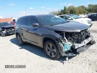 ✅ 2018 Toyota Highlander Limited • VIN: 5TDYZRFH2JS236433 • Lot: 43645009. Wystawiony na IAAI z przebiegiem 106 580 mil. Bezpłatny archiwum sprzedaży aukcyjnych z USA i szczegółowy raport historii pojazdu na DreamBid. Zdjęcie 1.