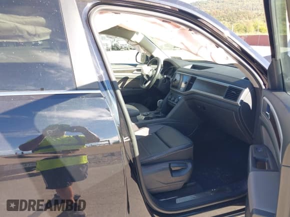 ✅ 2021 Volkswagen Atlas SE • VIN: 1V2HR2CA2MC606878 • Lot: 43250468. Listed on IAAI with 71,496 mi. Free auction sales archive from the USA and detailed vehicle history report at DreamBid. Image 5.