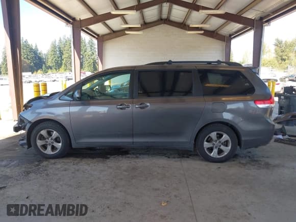 ✅ 2012 Toyota Sienna LE • VIN: 5TDKK3DC6CS247694 • Lot: 43395189. Listed on IAAI with 133,968 mi. Free auction sales archive from the USA and detailed vehicle history report at DreamBid. Image 15.