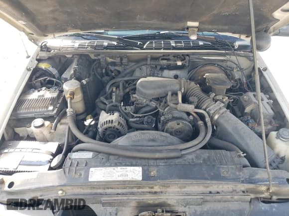 ✅ 1997 Chevrolet S-10 • VIN: 1GCCS14X8V8185041 • Лот: 48946645. Опубликован ранее на Copart с пробегом 164 520 миль. Бесплатный доступ к архиву аукционных продаж из США и подробный отчёт об истории автомобиля на DreamBid. Изображение 11.