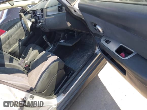 ✅ 2008 Nissan Versa SL • VIN: 3N1BC13E68L421834 • Lot: 43726915. Listed on IAAI with 215,159 mi. Free auction sales archive from the USA and detailed vehicle history report at DreamBid. Image 5.