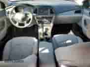 2017 Hyundai Sonata 2.4L z VIN 5NPE24AF9HH568367, wystawiony jako Copart lot #82130295 z przebiegiem 16 888 mil mil oraz Szkoda całkowita • Salvage title. Historia ofert i sprzedaży dostępna na DreamBid. Obrazek 8.