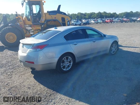 ✅ 2010 Acura TL Technology • VIN: 19UUA8F5XAA023931 • Лот: 43037052. Опубликован ранее на IAAI с пробегом 184 041 миль. Бесплатный доступ к архиву аукционных продаж из США и подробный отчёт об истории автомобиля на DreamBid. Изображение 4.