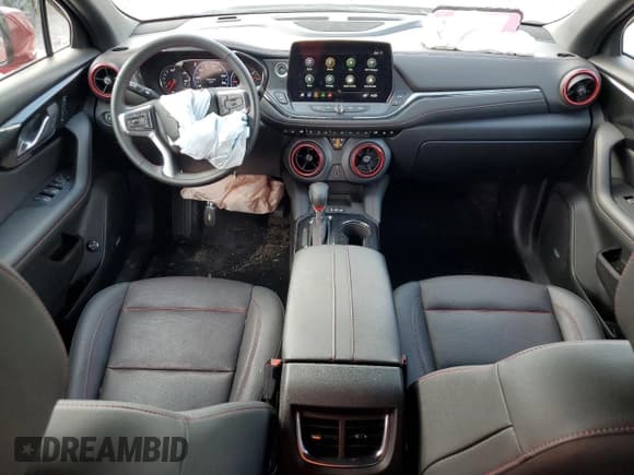 ✅ 2023 Chevrolet Blazer RS • VIN: 3GNKBKRS4PS154398 • Lot: 67584565. Wystawiony na Copart z przebiegiem 26 284 mil. Bezpłatny archiwum sprzedaży aukcyjnych z USA i szczegółowy raport historii pojazdu na DreamBid. Zdjęcie 8.