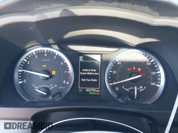 ✅ 2017 Toyota Highlander Limited Platinum • VIN: 5TDYZRFH5HS232791 • Lot: 43647238. Wystawiony na IAAI z przebiegiem 60 750 mil. Bezpłatny archiwum sprzedaży aukcyjnych z USA i szczegółowy raport historii pojazdu na DreamBid. Zdjęcie 7.