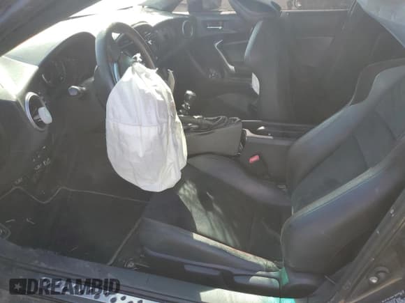 ✅ 2015 Subaru BRZ Limited • VIN: JF1ZCAC12F9604037 • Lot: 84931585. Wystawiony na Copart z przebiegiem Nie podano. Bezpłatny archiwum sprzedaży aukcyjnych z USA i szczegółowy raport historii pojazdu na DreamBid. Zdjęcie 7.