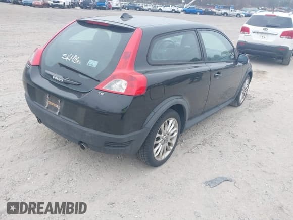 ✅ 2008 Volvo C30 Version 1.0 • VIN: YV1MK672482052330 • Lot: 41782551. Listed on IAAI with 89,227 mi. Free auction sales archive from the USA and detailed vehicle history report at DreamBid. Image 4.
