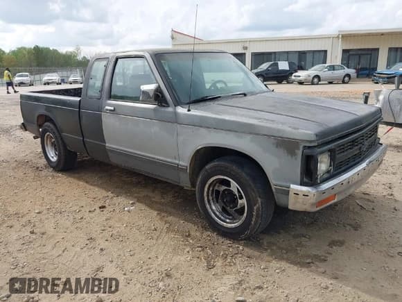 ✅ 1993 Chevrolet S-10 LS • VIN: 1GCCS19Z1P0180985 • Лот: 41973859. Опубликован ранее на IAAI с пробегом 169 909 миль. Бесплатный доступ к архиву аукционных продаж из США и подробный отчёт об истории автомобиля на DreamBid. Изображение 1.