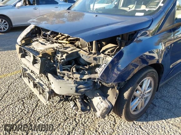 ✅ 2019 Ford Transit Connect XLT • VIN: NM0GE9F29K1424218 • Lot: 43564732. Wystawiony na IAAI z przebiegiem 49 281 mil. Bezpłatny archiwum sprzedaży aukcyjnych z USA i szczegółowy raport historii pojazdu na DreamBid. Zdjęcie 6.