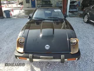 ✅ 1980 Datsun 280ZX • VIN: HS130221335 • Lot: 81964444. Wystawiony na Copart z przebiegiem 135 266 mil. Bezpłatny archiwum sprzedaży aukcyjnych z USA i szczegółowy raport historii pojazdu na DreamBid. Zdjęcie 5.